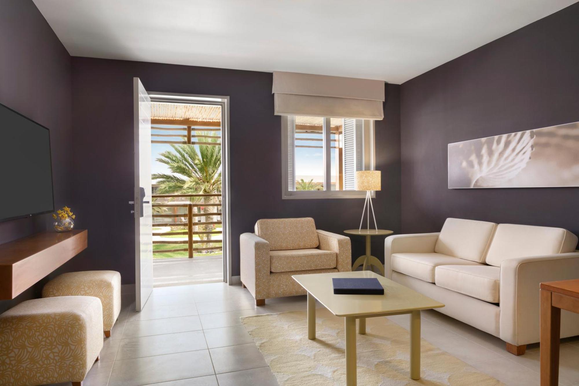 The Legend Paracas Resort, A Destination By Hyatt Hotel Exterior foto A living room in a suite at the Hilton Athens